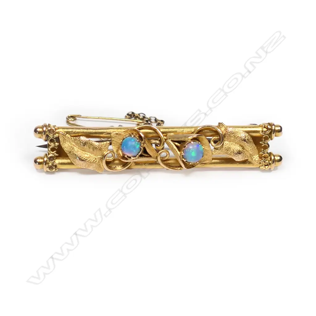 Brown & Kerr (Nelson) 15ct gold and opal brooch, Image 1++